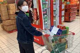 草西刚结婚第一年八月十五回娘家就要准备过节礼了，买了一堆回去