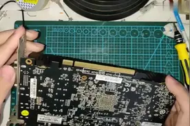 显卡R9 270黑屏维修