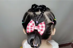 小女孩甜美发型这样扎，手残党的宝妈看过来，儿童发型详细教程