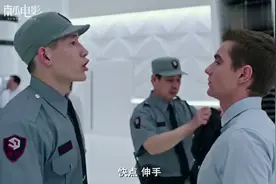 一张扑克牌 看的人 心都提到嗓子眼了视频封面