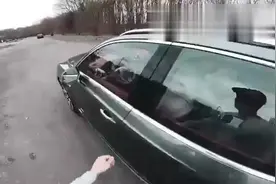 宾利添越开上德国高速,时速260,最大的噪音会是什么