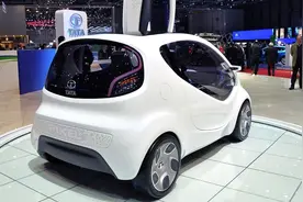 这款小型车仅售2万元，油耗2.8L，车门支持手机一键开启！