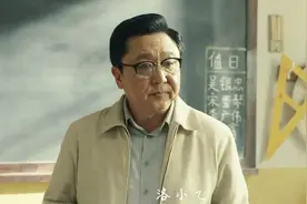 老师好：这入团申请书优秀了，于谦老师当众念出，全班都笑趴了！