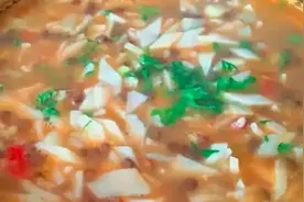 新疆风味面旗子你吃过吗？看这中年大叔的另类做法，满屋飘香！