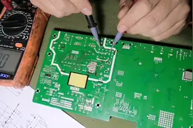 液晶电视主板不通电，一看就知道是哪里坏了