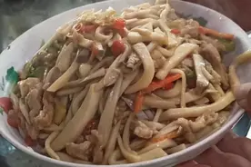 杏鲍菇炒肉丝要不要先焯水，肉丝怎样才滑嫩，看完视频你就会