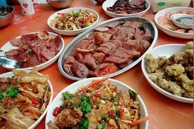 在四川农村老家办喜事，每人随200元的礼，能吃上一桌丰盛的饭菜视频封面