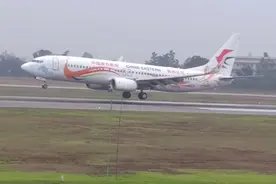 四川泸州云龙机场 。四川第三大航空港。今天的飞机真多视频封面