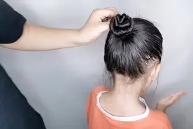 儿童夏季必扎的丸子头，只需简单几步就搞定