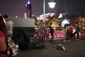 原来每个男人心中都会有一个黄家驹