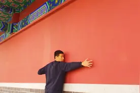 颈椎不好的，每天躺在椅子上3分钟，打通脖子堵塞，很好！