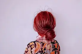 一款适合妈妈的流行发型，优雅大方，更显年轻