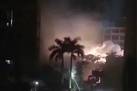 广东中山商铺爆炸起火 一家六口命丧火海视频封面