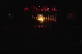 华语大佬组合纵贯线现场演唱《爱的初体验》回到18岁那一年。视频封面