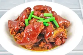 爱吃猪蹄的先收藏，教你做红烧猪蹄，学一招就能做好，味道太赞了