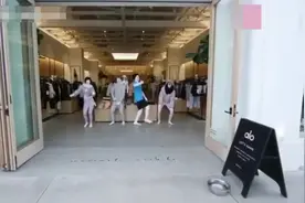 街头恶搞假人模特吓人视频封面