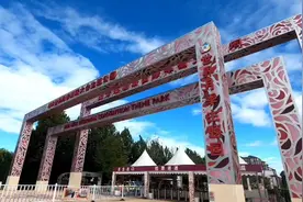 游走北京大兴世界月季主题园，误入百花深处。视频封面