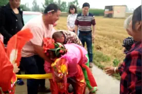 江苏宿迁结婚视频——喜公公喜婆婆拉车视频封面