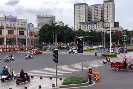 广西南宁邕江大桥附近，有畅游阁冬泳亭，记载着61年前的一段故事视频封面