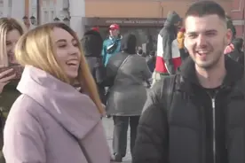 外国恶作剧-街头KISS恶作剧视频封面