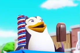 汪汪队用冰棍当诱饵抓企鹅，贪吃的企鹅一手一根吃得很开兴视频封面