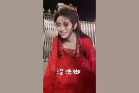 《漂亮书生》红衣雪文曦片场日常花絮送上视频封面