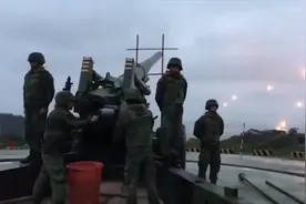 中国台湾陆军，美制240毫米榴弹炮，155mm加农炮，实弹射击场面_