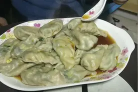 今天yilifu，在鼠年给大家介绍一个包老鼠小饺子的方法，希望喜欢