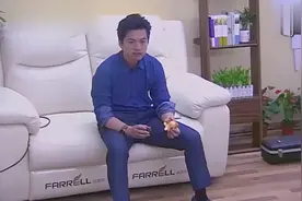 《好声音》导师花絮，李健爱喝茶爱吃肉，称赞霆锋食量小脸紧实