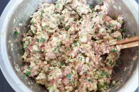 饺子馅里是放生油还是熟油？这样做饺子才好吃