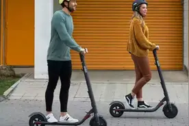 九号电动滑板车电池更换全过程，结构紧凑，有点小复杂视频封面