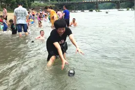 此地堪比水上乐园，男女老少玩到嗨翻天，且免费，你想玩多久都行