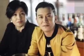 咏哥去世7个月了，哈文现在虽然憔悴，但是婚戒一直都戴在手上！