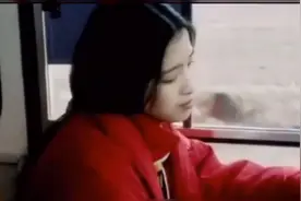 电视剧：公交车女司机被欺负，乘客无人帮助悲愤欲绝把车开河里