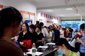 2013年前办的身份证，究竟要怎样去补一下，黄嫂带你去看看。