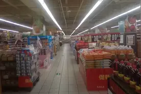 鞍山市铁东区距离火车站较近的大型超市平时顾客寥寥无几视频封面