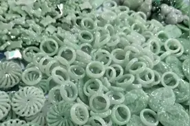 真实揭秘翡翠行业的利润空间，从打包价批发价最后到消息者的差价视频封面