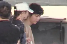 关晓彤探班男友鹿晗，两人共度5天狂撒狗粮，力破分手传闻？