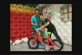 小伙说他有吉尼斯世界纪录证书，是不是吹牛？