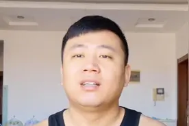 滴滴女乘客搭脚座椅，真不把自己当外人啊！你在那里恶心谁呢？视频封面