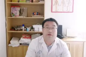 早上起来腰部僵硬难受，活动后缓解，这是什么原因？孙老师解答