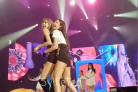 [blackpink]舞台魅力十足的Jennie和Lisa，舞蹈满分视频封面