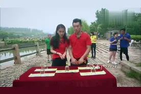 杨颖郑恺是亲到了吗？我的天呢，辣眼睛辣眼睛！视频封面
