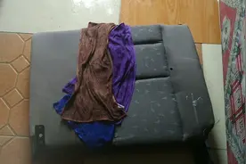 汽车海绵座椅水洗后，晾好几天也不干，用抹布把它吸干一天搞定视频封面