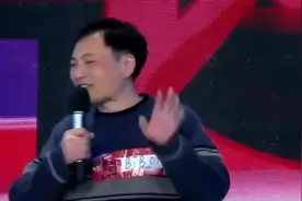 装修工韩传忠现场高歌《家在东北》 演唱最接地气的一首歌曲。