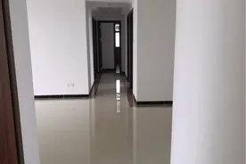 南宁市最高住宅总高65层200米 站在阳台腿都软  你会选择住吗？视频封面