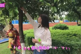 KTV女生必唱的一首怀旧经典情歌《当爱在靠近》，真的太动听了视频封面