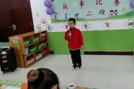 4岁宝宝讲故事《三只小猪》，声音很洪亮，也很连贯。点赞！