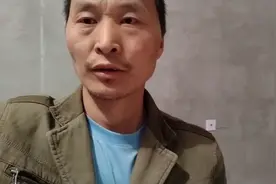 铺地暖时卫生间加小背篓，通常都是小背篓串联在地暖管上