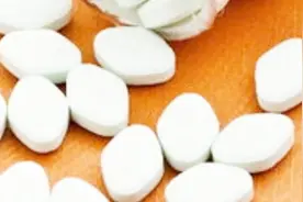 夏天出门皮肤晒黑了，维生素c加上它能轻松变白，赶快学起来吧视频封面